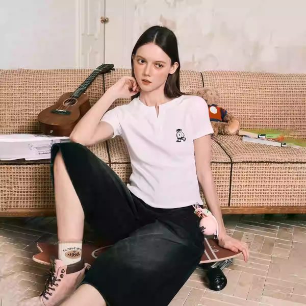 Small V-neck Shoulder Short Slim Fit T-shirt For Women - Image 4