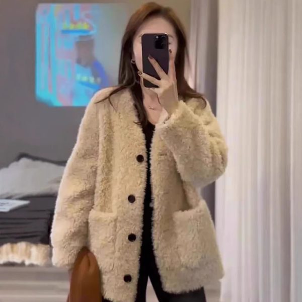 Loose And Warm Lamb Wool Top Coat For Women - Image 3