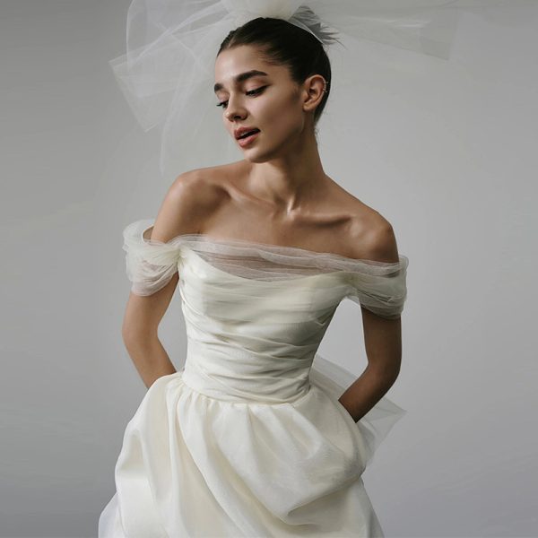 Off-shoulder Light Wedding Dress White Short - Image 3