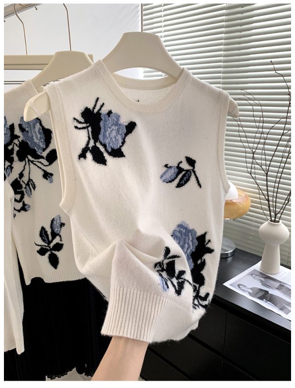 Women's Simple Casual Printed Sweater - Image 5