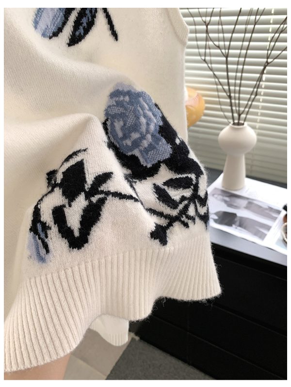 Women's Simple Casual Printed Sweater - Image 4