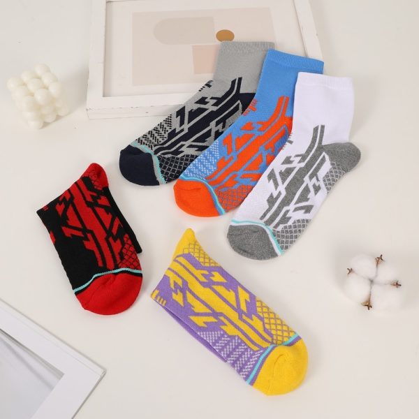 5 Pairs Of Mixed Mid-calf Sports Socks With Breathable Terrycloth Bottoms For Cushioning, Men's Ankle Socks With Arch Support. - Image 5