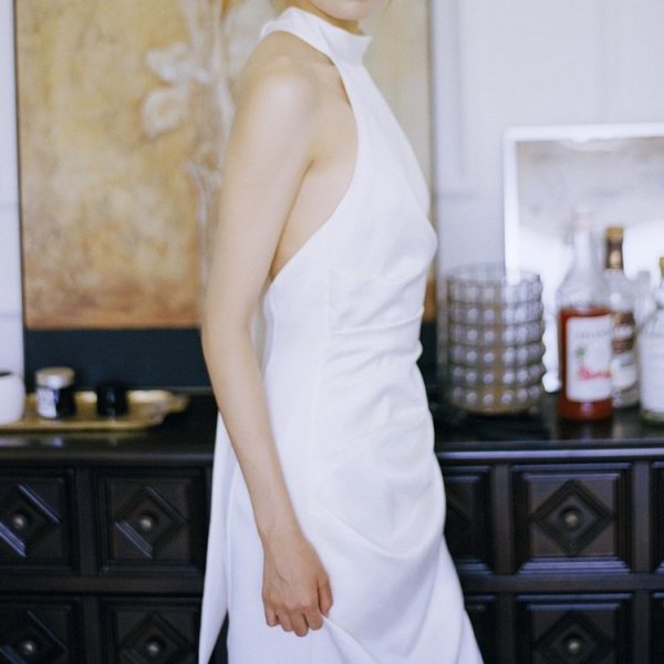 Simple Travel Shooting White Slimming Fishtail Dress - Image 5