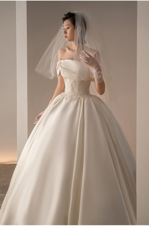 Women's Satin Off-shoulder Retro Fashion Trailing Wedding Dress - Image 9