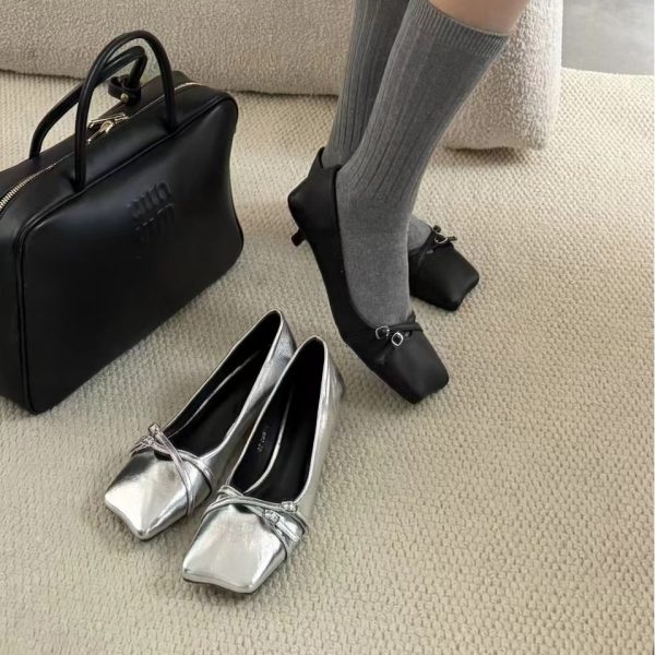 French Belt Decorative Temperament Shallow Mouth Pumps
