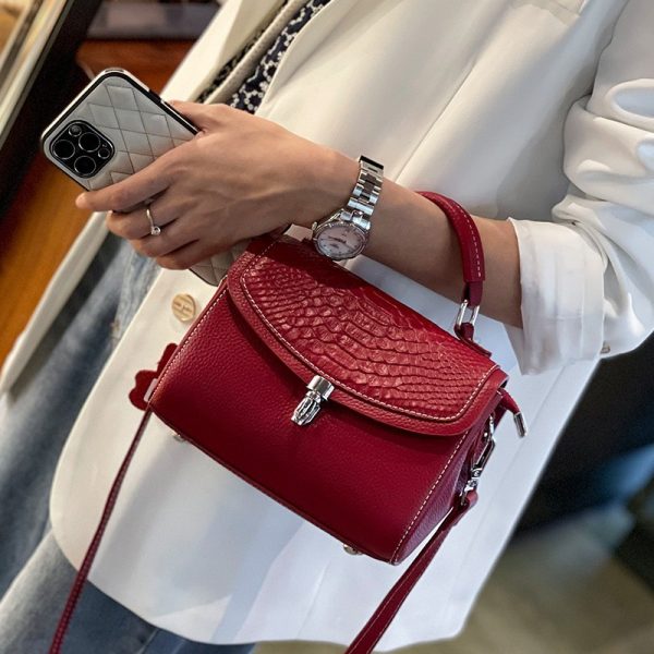 New Women's Simple Elegant Shoulder Messenger Bag - Image 8
