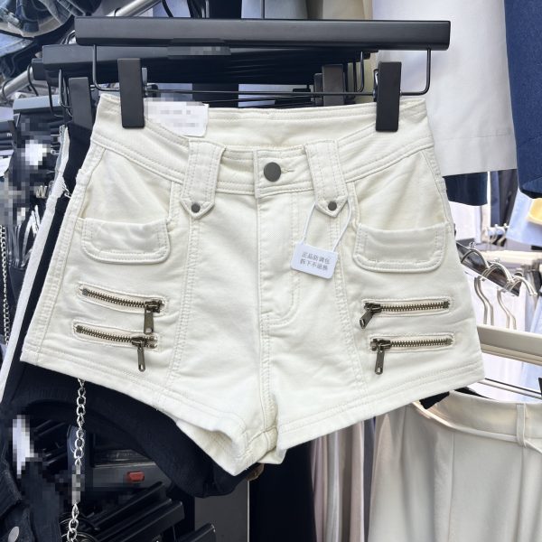 Design Sense Chain Decoration Fashion Denim Shorts